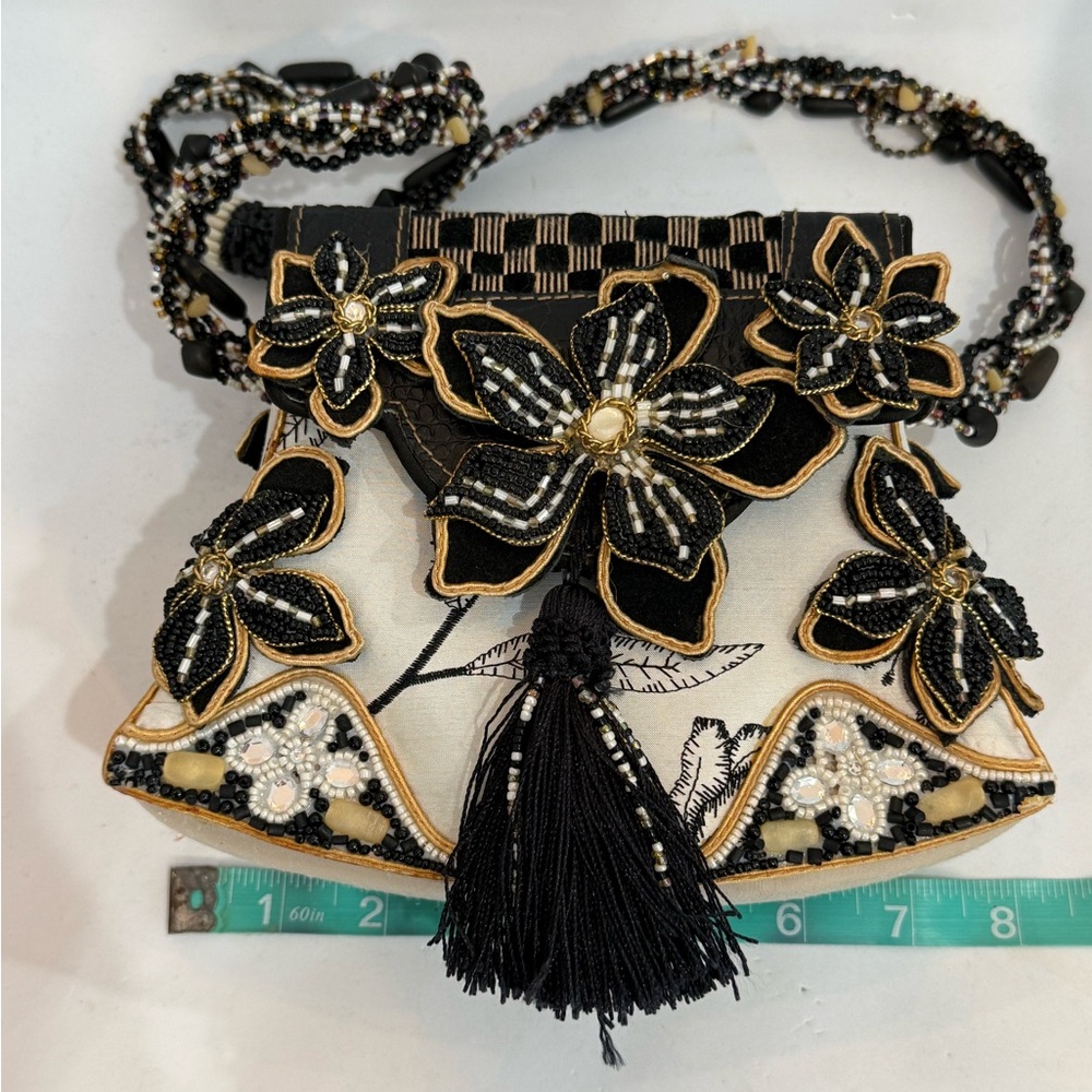 Mary Frances  Elegant Black, White & Gold Flower Beaded Vintage Women's Bag